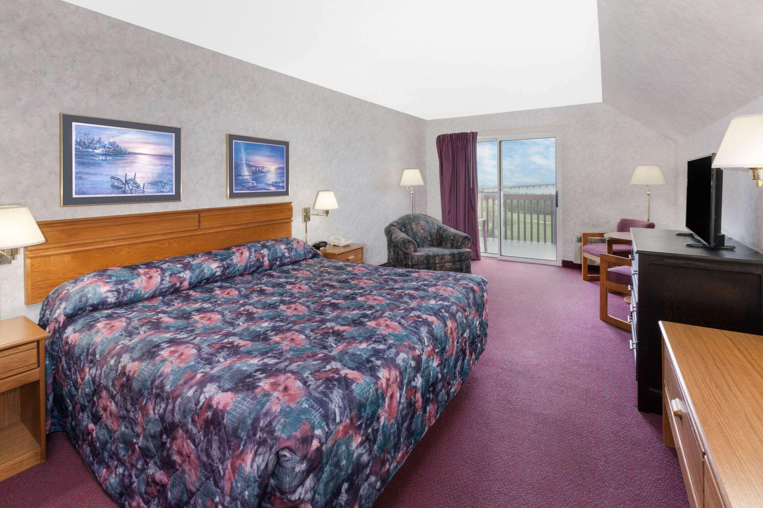 Готель Super 8 By Wyndham St. Ignace Екстер'єр фото