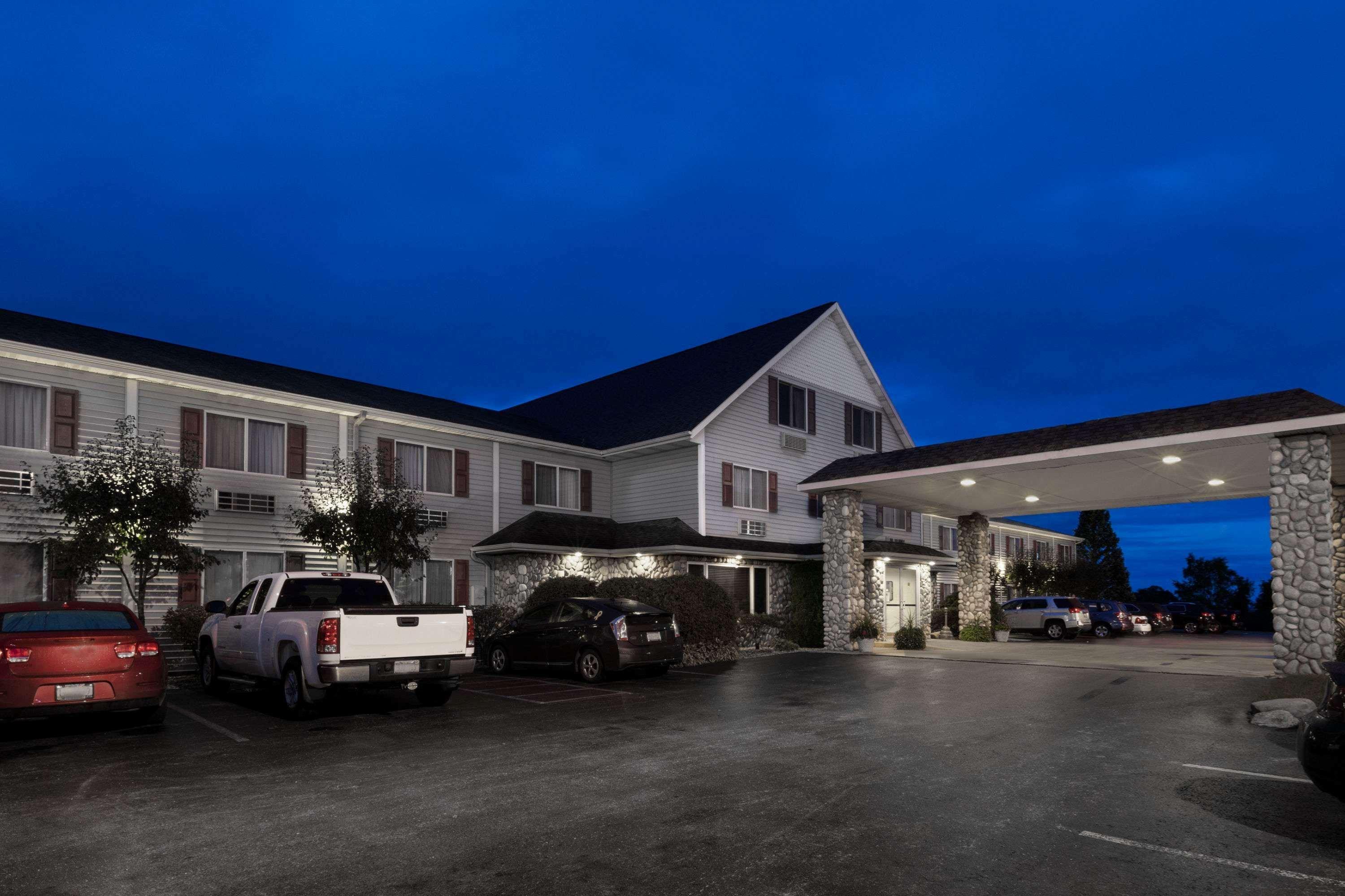Готель Super 8 By Wyndham St. Ignace Екстер'єр фото